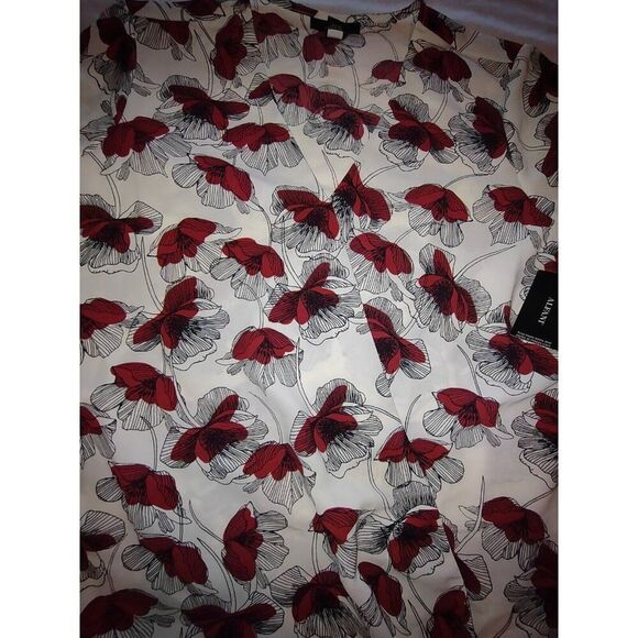 5/$25 NWT Sz 10 Womens Surplice Pullover Blouse Tunic Red White Floral - Picture 2 of 6